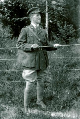 Black and white portrait of Edward Chamberlain