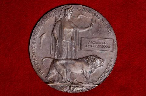 Inscription reads: He died for freedom and honour.